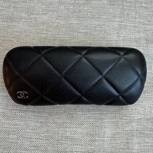Chanel eyeglass case (front quilt)